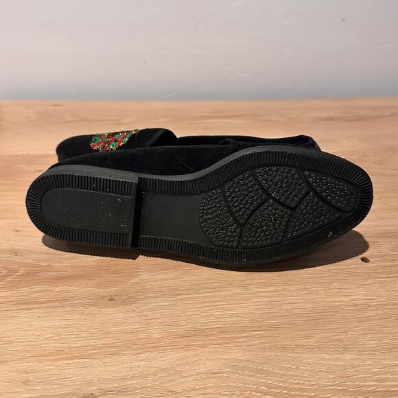 Allyson Whitmore Embroidered Holiday Christmas Wreath Size 8 Velvet Flat Shoes - Picture 7 of 8